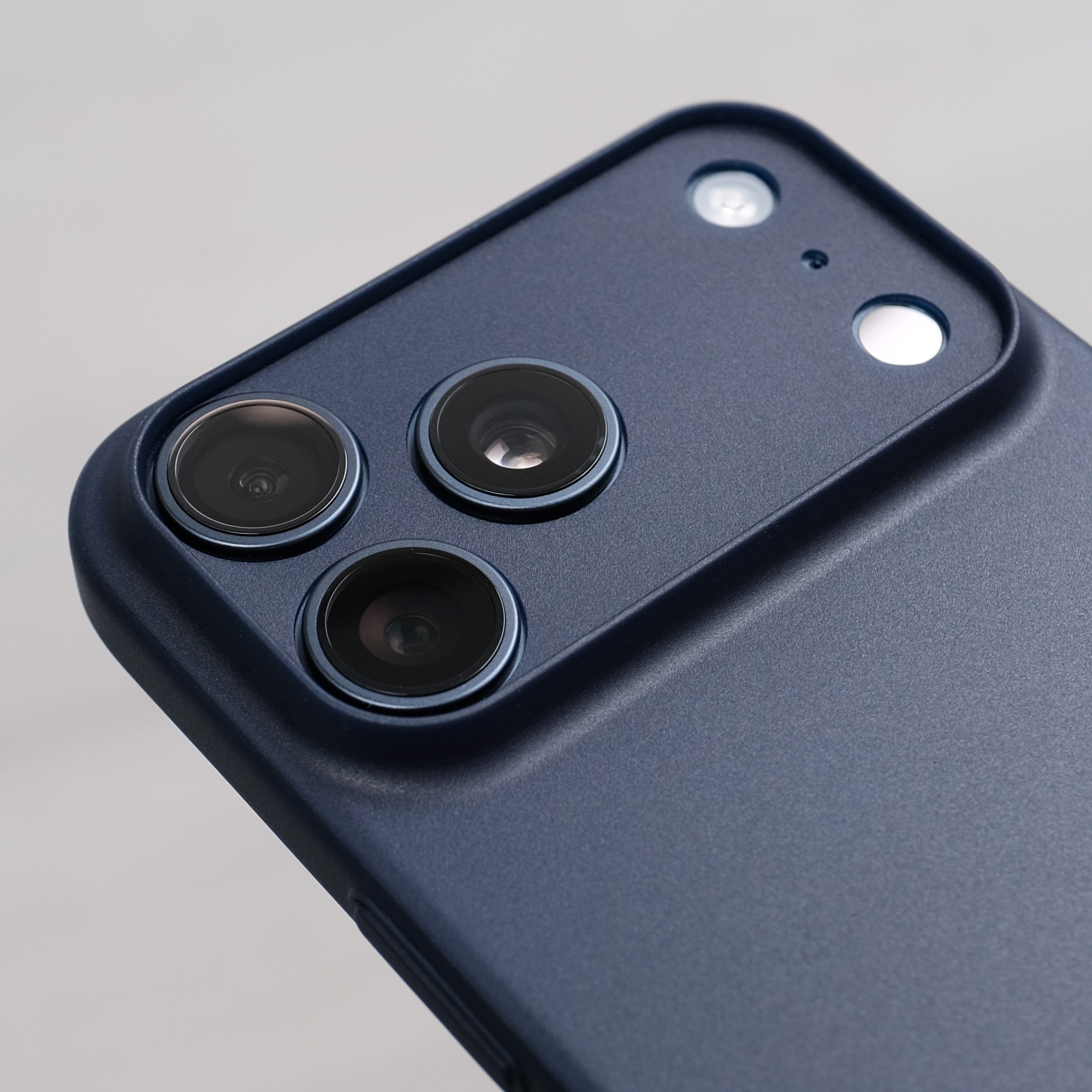 Trellix Naked - for iPhone 17 Pro Max